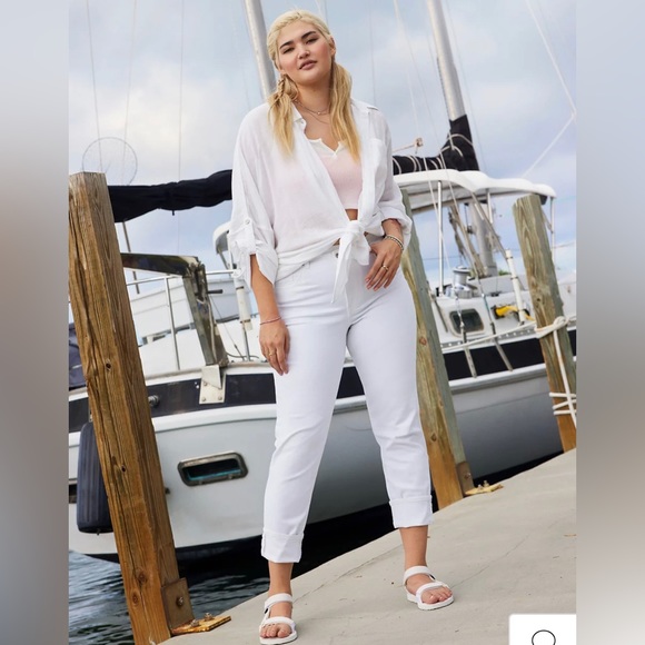 American Eagle Outfitters White Stretch Mom Jeans - Picture 5 of 6